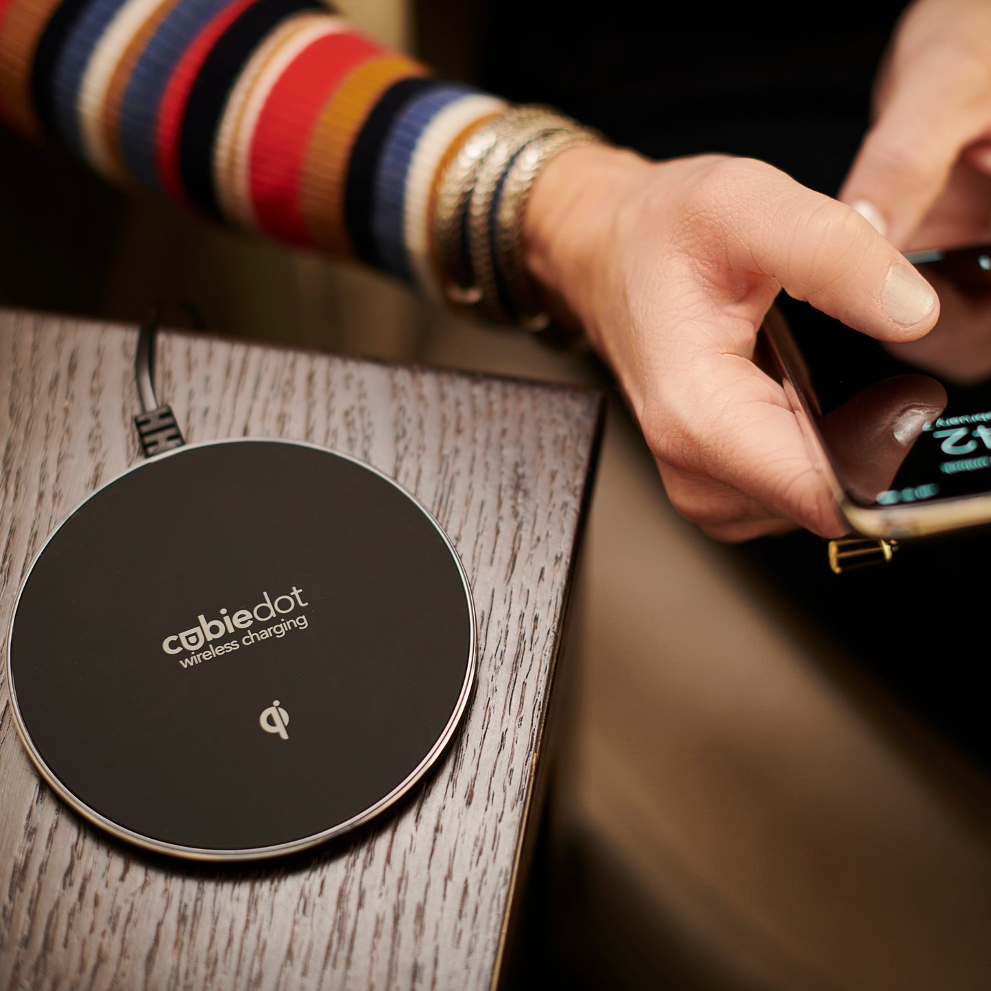 CubieDot hotel wireless charging