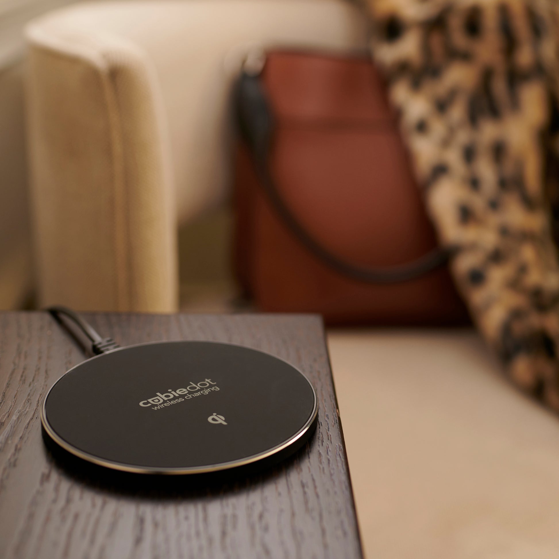 CubieDot hotel wireless charging