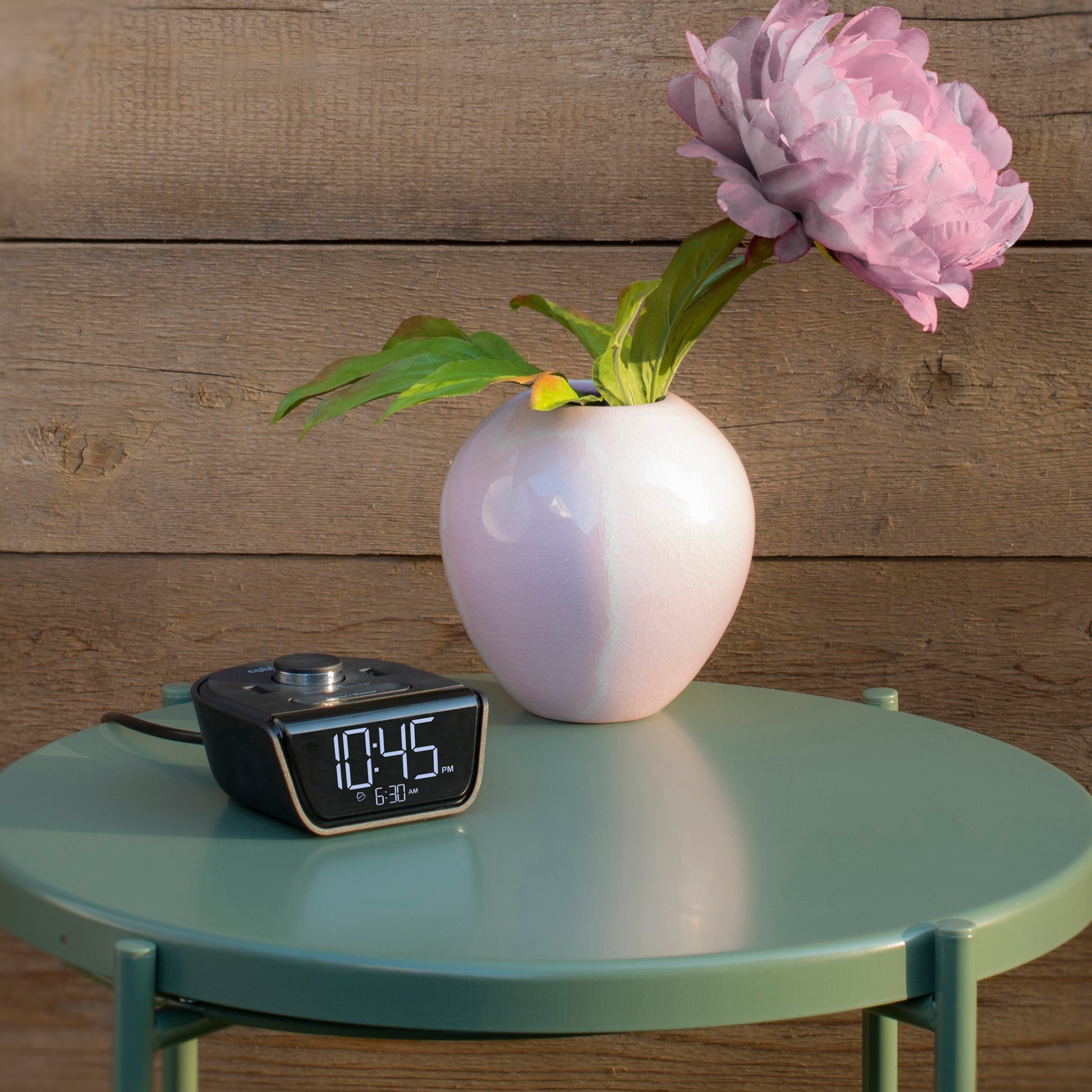 CubieWink Hotel single day alarm clock with USB ports