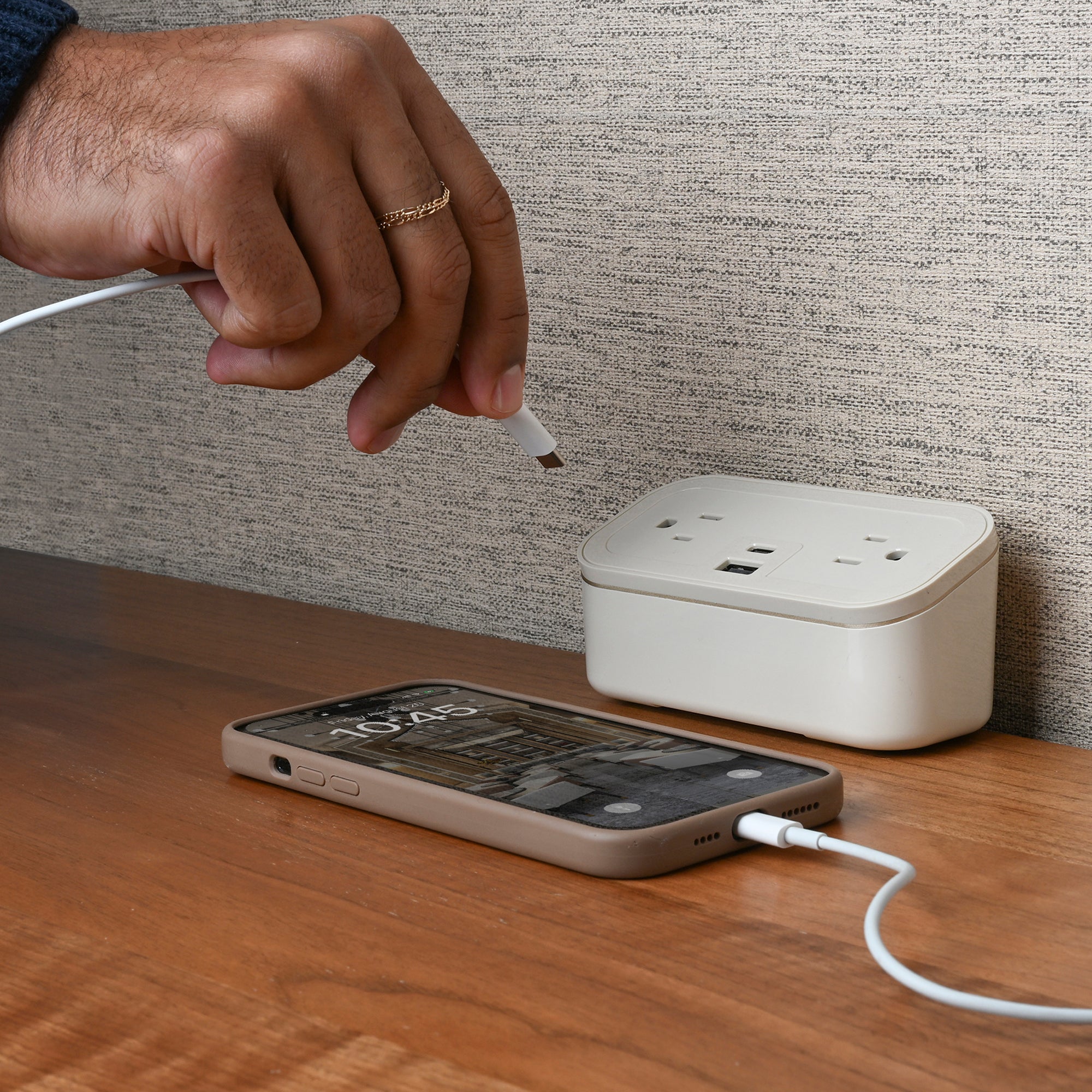 gid://shopify/MediaImage/36728840585431