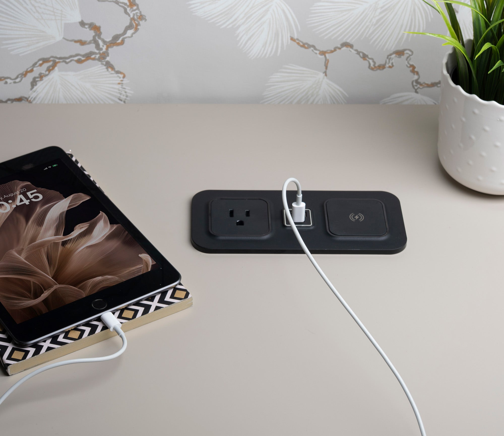 gid://shopify/MediaImage/37431946379479