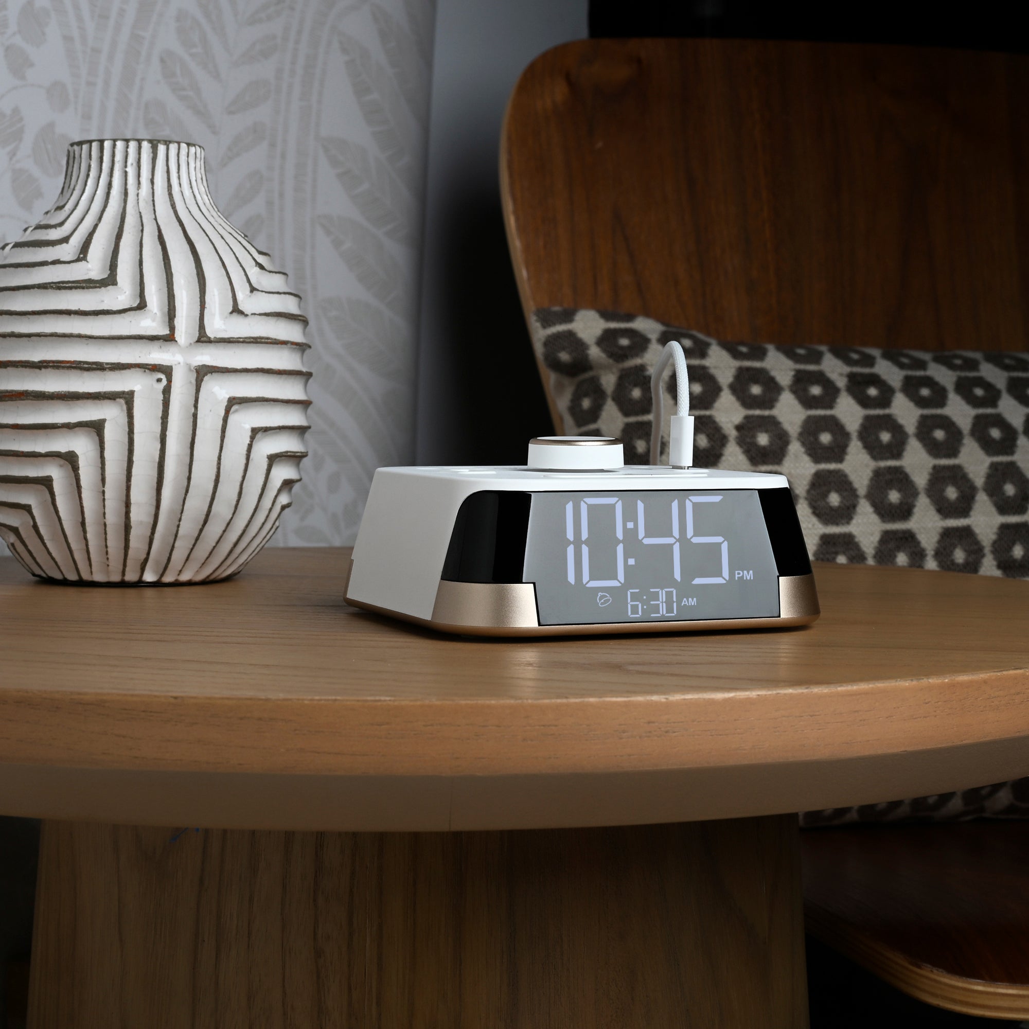 gid://shopify/MediaImage/37178470301911